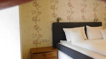 Hotel Pension am Kurmittelhaus