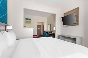 Comfort Suites