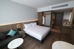 Holiday Inn Shanghai Jing'an by IHG