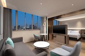 Holiday Inn Shanghai Jing'an by IHG