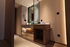 Holiday Inn Shanghai Jing'an by IHG