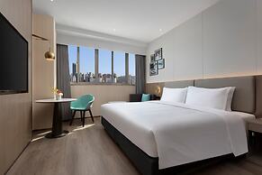 Holiday Inn Shanghai Jing'an by IHG