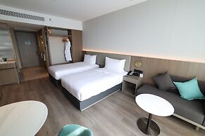 Holiday Inn Shanghai Jing'an by IHG