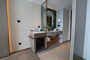 Holiday Inn Shanghai Jing'an by IHG