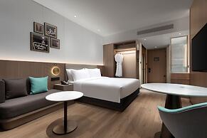 Holiday Inn Shanghai Jing'an by IHG