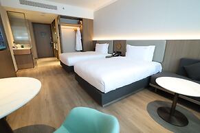 Holiday Inn Shanghai Jing'an by IHG