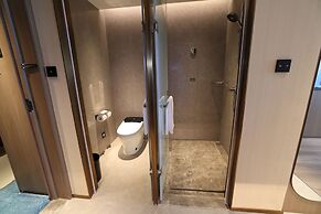 Holiday Inn Shanghai Jing'an by IHG