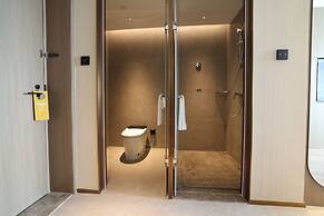 Holiday Inn Shanghai Jing'an by IHG