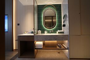 Holiday Inn Shanghai Jing'an by IHG