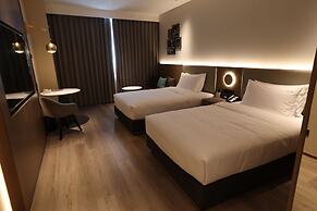 Holiday Inn Shanghai Jing'an by IHG