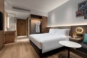 Holiday Inn Shanghai Jing'an by IHG