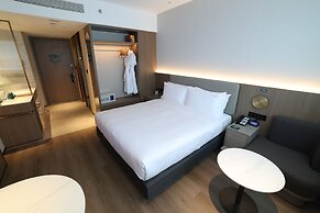 Holiday Inn Shanghai Jing'an by IHG