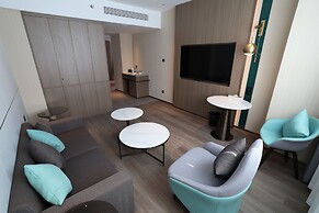 Holiday Inn Shanghai Jing'an by IHG