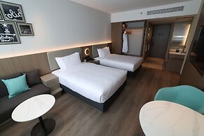 Holiday Inn Shanghai Jing'an by IHG