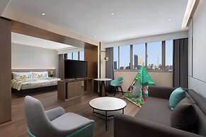 Holiday Inn Shanghai Jing'an by IHG
