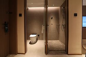 Holiday Inn Shanghai Jing'an by IHG