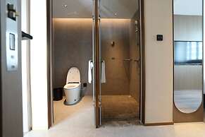 Holiday Inn Shanghai Jing'an by IHG