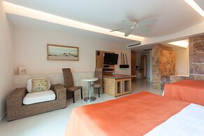 Artisan Family Hotels And Resorts Playa Esmeralda