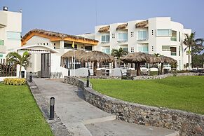 Artisan Family Hotels And Resorts Playa Esmeralda