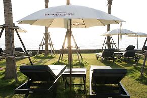 Grand Pacific Sovereign Resort & Spa