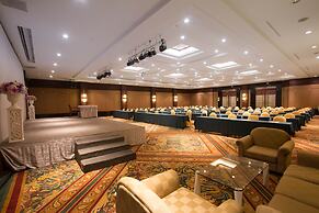 Grand Pacific Sovereign Resort & Spa