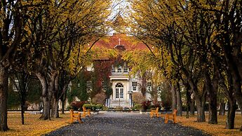 St. Eugene Golf Resort & Casino