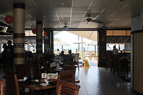 Smugglers Cove Beach Resort and Hotel