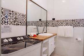 Smugglers Cove Beach Resort and Hotel