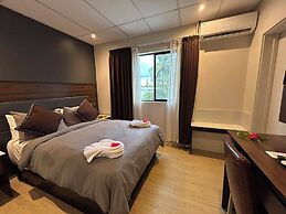 Smugglers Cove Beach Resort and Hotel