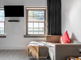 Peppers Gallery Hotel Canberra