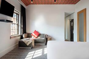 Peppers Gallery Hotel Canberra