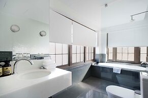 Peppers Gallery Hotel Canberra