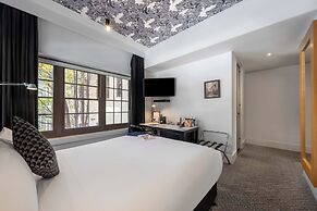 Peppers Gallery Hotel Canberra