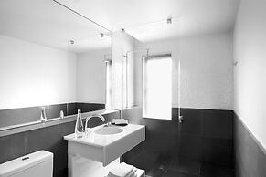 Peppers Gallery Hotel Canberra