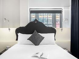 Peppers Gallery Hotel Canberra