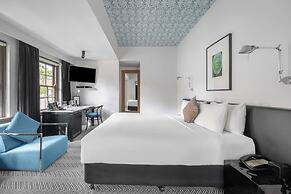 Peppers Gallery Hotel Canberra