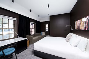 Peppers Gallery Hotel Canberra