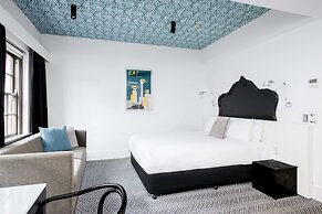 Peppers Gallery Hotel Canberra