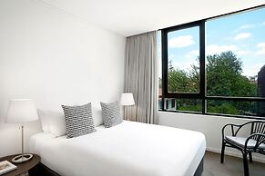 Peppers Gallery Hotel Canberra