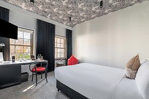 Peppers Gallery Hotel Canberra