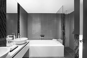 Peppers Gallery Hotel Canberra
