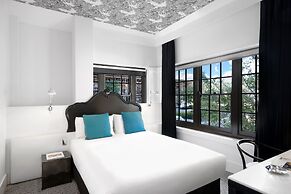 Peppers Gallery Hotel Canberra