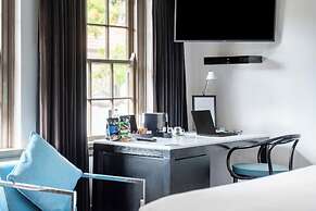 Peppers Gallery Hotel Canberra