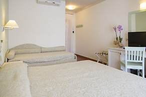 Blu Hotel Laconia Village