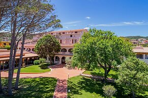 Blu Hotel Laconia Village