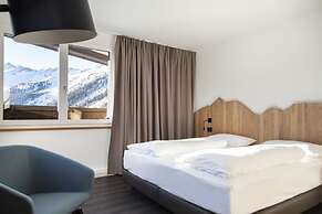 Blu Hotel Senales Zirm - Cristal