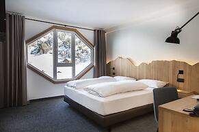 Blu Hotel Senales Zirm - Cristal