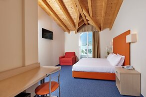 Hotel Royal Village
