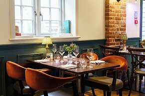 Tewinbury Farm Hotel