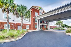 Holiday Inn Express & Suites Foley by IHG